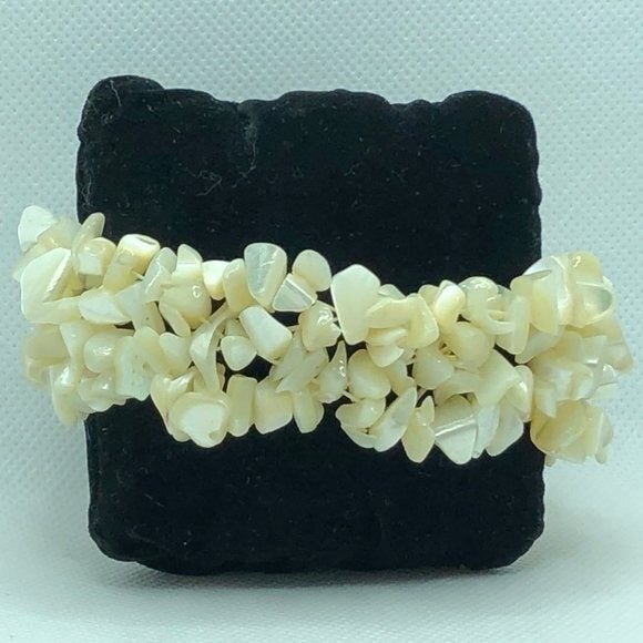 Chip Stone Bracelet MOP Pearlescent White - Picture 1 of 8